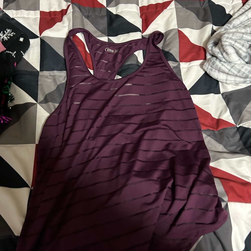 Tanks - Picture 2 of 4